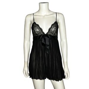 Victoria's Secret Black Lace Babydoll Pleated Satin Bow Lingerie Size M